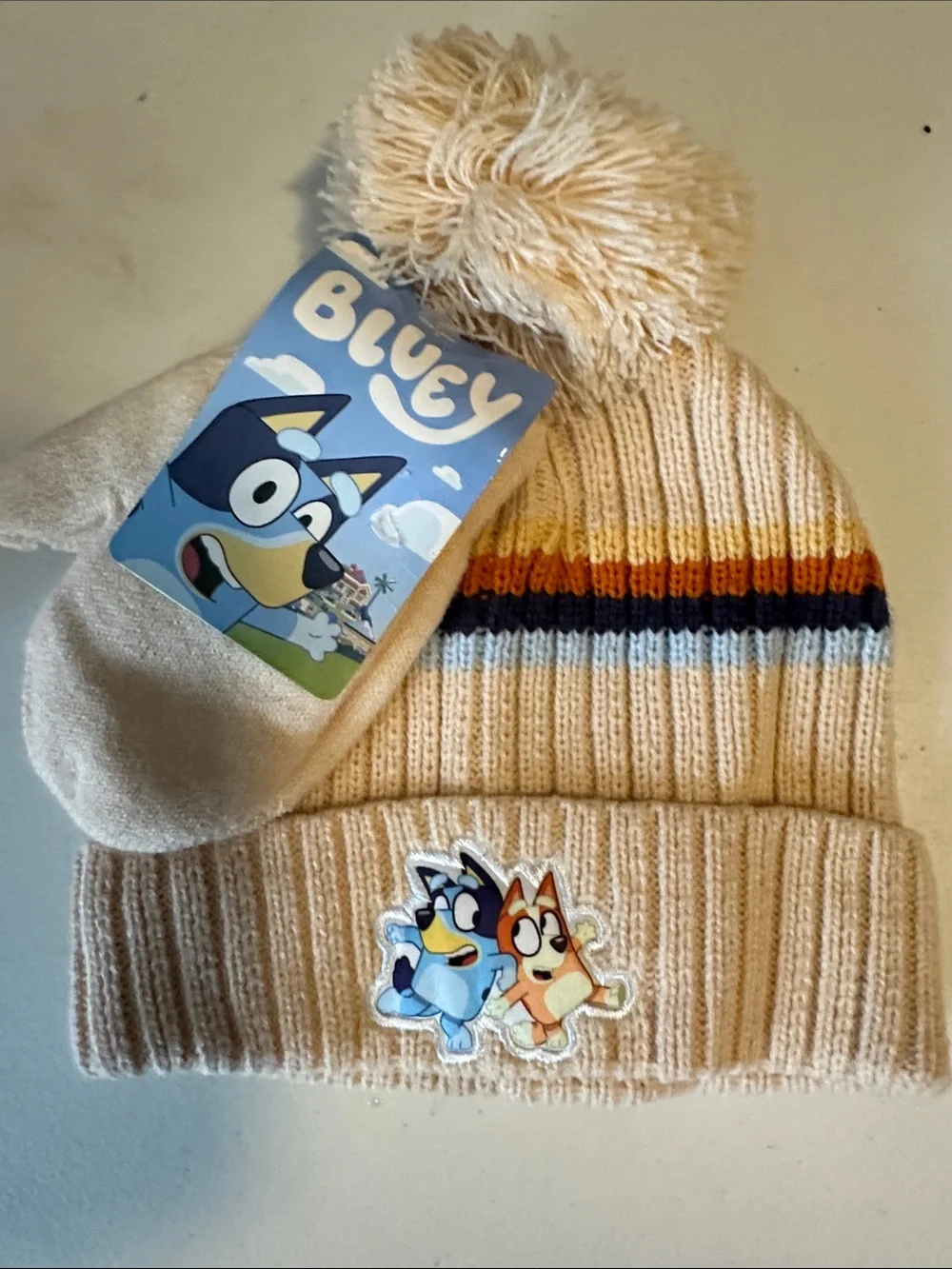 Bluey bundle 7/8 slippers, hat & mittens